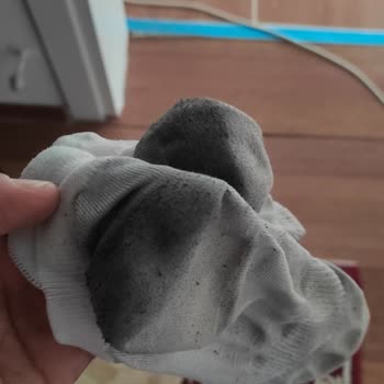 Aldığım Ayakkabı Çoraplarımı Boyadı İade Kabul Edilmedi