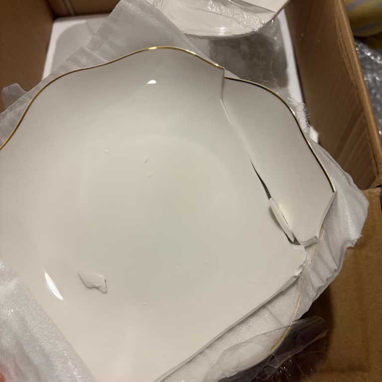 Kırık Gelen Yemek Takımı Ve Kargo Mağduriyeti