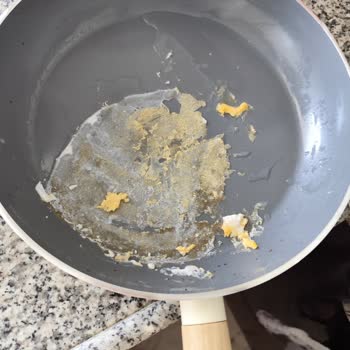 Yanmaz Yapışmaz Set İlk Kullanımda Yumurta Yapıştı, Hayal Kırıklığı Yaşadım