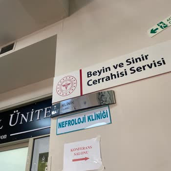 Beyin Cerrahisi Katında İlgisizlik Ve Saygısız Tutumlar