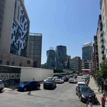 Otopark Sorunu Büyüyor Oto Yıkamacılar Yolları İşgal Ediyor