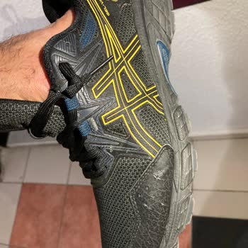 Kısa Sürede Yıpranan Ayakkabılara Firma İlgisizliği