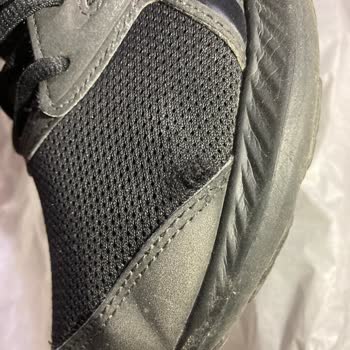 Kısa Sürede Yıpranan Ayakkabılara Firma İlgisizliği