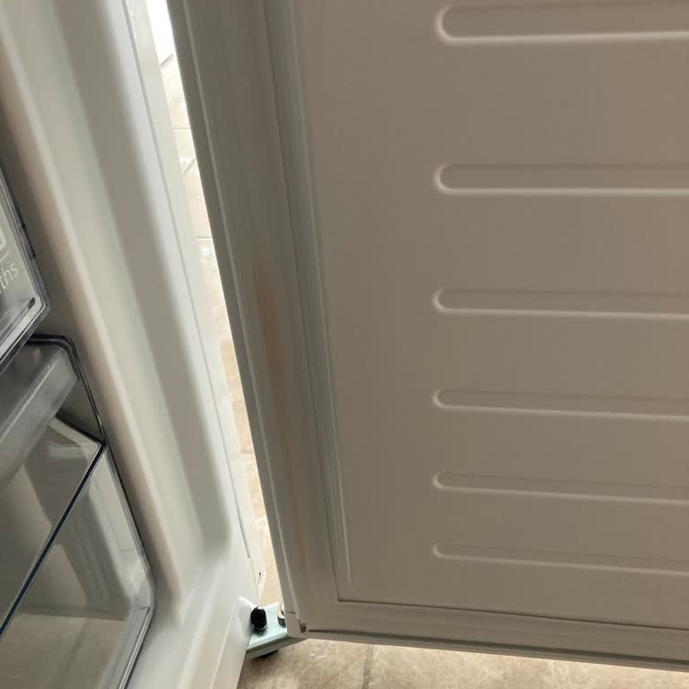 Siemens'ten Satın Aldığım Buzdolabı Teslimatında Hasarlı Ürün ve Süreç Mağduriyeti