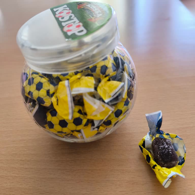 Çocuklar İçin Alınan Jelibonda Yoğun Plastik Kokusu Hayal Kırıklığı Yarattı