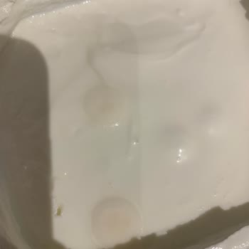 Son Kullanma Tarihi Geçmemiş Sütaş Süzme Yoğurt Küflü Çıktı