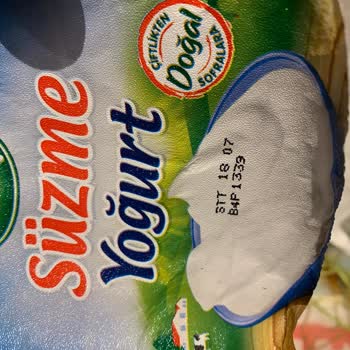 Son Kullanma Tarihi Geçmemiş Sütaş Süzme Yoğurt Küflü Çıktı