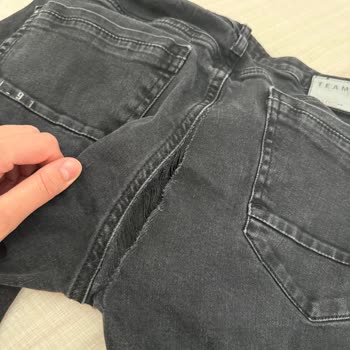 Mavi Pantolonlar Kısa Sürede Yırtılıyor, Çözüm Bekliyorum