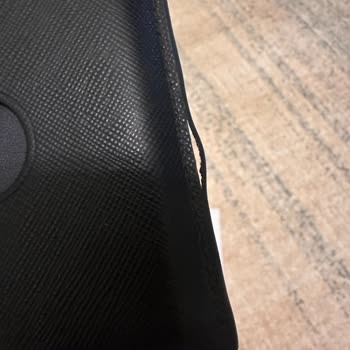 Pahalı Ürün Kusurlu Çıktı, Boyner Ve Tommy Hilfiger Sorumluluk Almadı