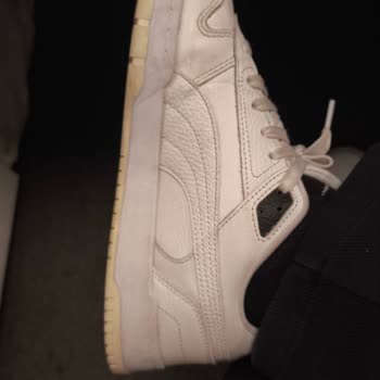 Bir Ayda Sol Ayakkabıda Patlama Şoku