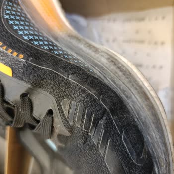 Greyder Ayakkabılarda Kısa Sürede Yırtılma Ve Müşteri Hizmetlerinde Çözüm Eksikliği