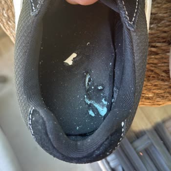 Bir Ayda Dağılan Ayakkabıya İntersport Çözüm Sunmadı