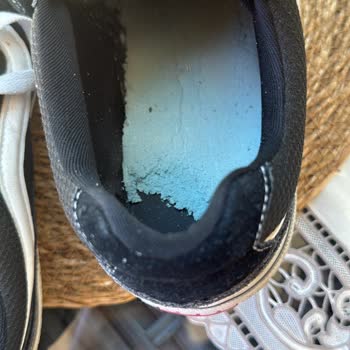 Bir Ayda Dağılan Ayakkabıya İntersport Çözüm Sunmadı