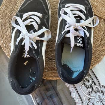 Bir Ayda Dağılan Ayakkabıya İntersport Çözüm Sunmadı