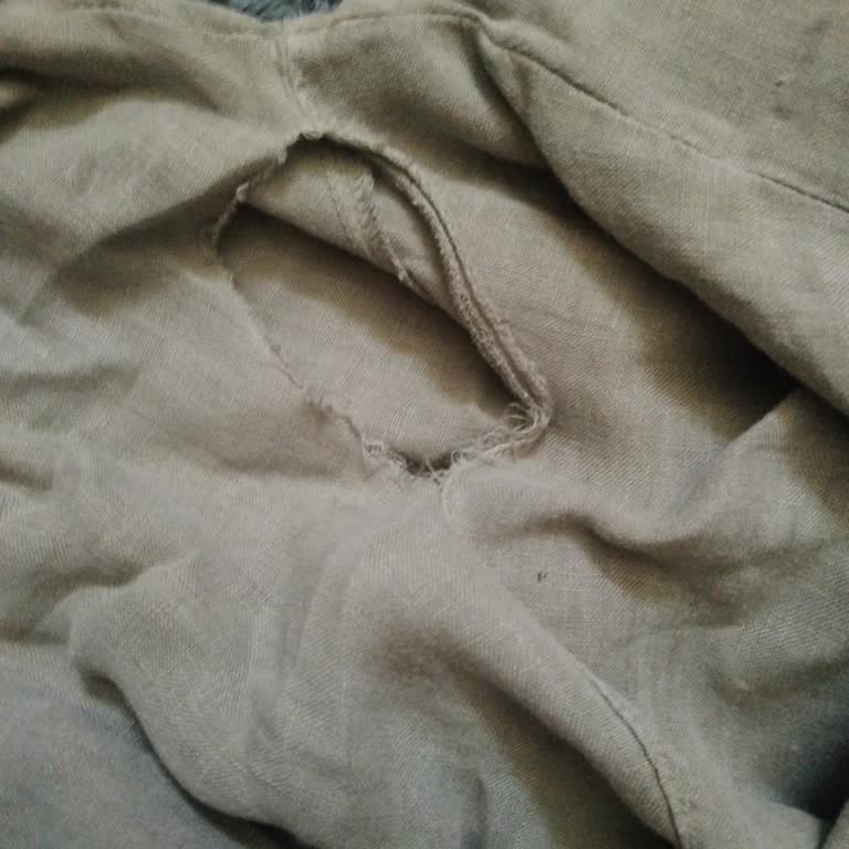 Addax Keten Pantolon İkinci Giymede Yırtıldı, Mağaza Fiş Olmadığı İçin Yardımcı Olmadı