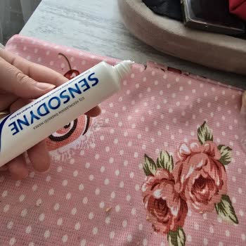 Sensodyne Diş Macununda Yabancı Cisim Şoku