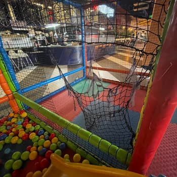 The Hunger Müdürün Tavrı