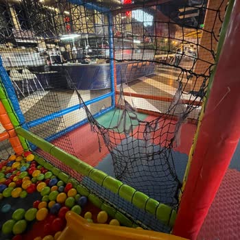 The Hunger Müdürün Tavrı