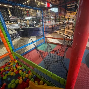 The Hunger Müdürün Tavrı