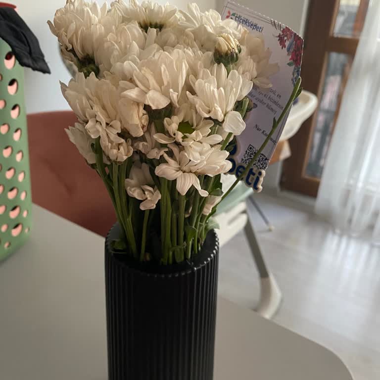 Çiçek Sepetinden Sipariş Ettiğim Papatyalar Eksik Ve Solgun Geldi, Müşteri Hizmetlerine Ulaşamıyorum