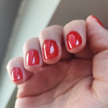 Manikür Sonrası Tırnaklarda Kalıcı Çizikler Ve Para İade Talebi