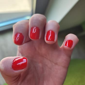 Manikür Sonrası Tırnaklarda Kalıcı Çizikler Ve Para İade Talebi