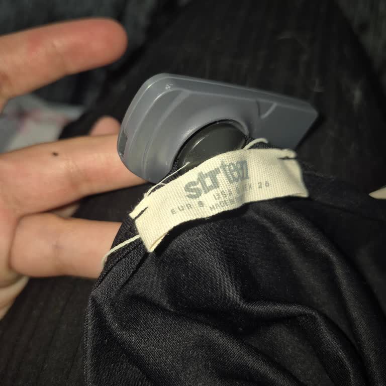 Siparişimde Alarm Çıkarılmamış Bluz Ve İlgisiz Müşteri Hizmeti