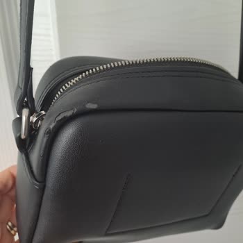 Calvin Klein Çantam 6 Ayda Soyulmaya Başladı, Garanti Kapsamında Çözüm Bekliyorum