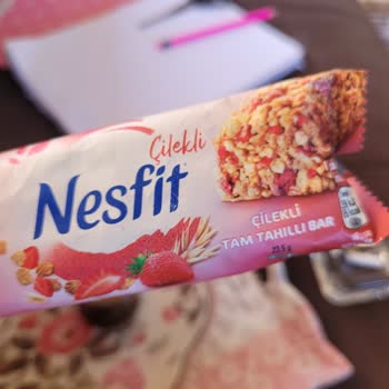 Çilekli Tahıllı Barda Yabancı Cisim Ve Diş Kırılması Tehlikesi