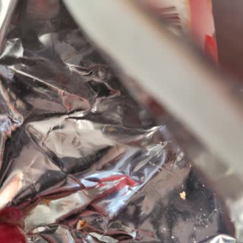 Çilekli Tahıllı Barda Yabancı Cisim Ve Diş Kırılması Tehlikesi