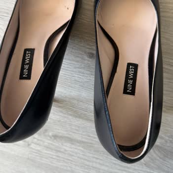Kullanılmamış Nine West Ürünlerinde Deri Dökülmesi Ve Müşteri Hizmetleri İlgisizliği