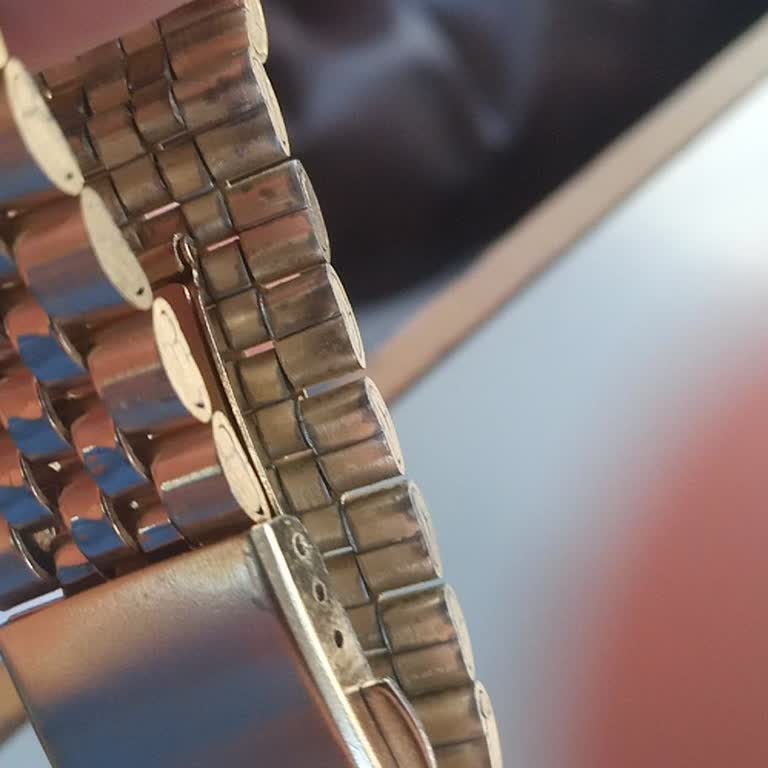 Aldığım Saat Çelik Diye Satıldı, Kısa Sürede Karardı Ve İade Alınmadı