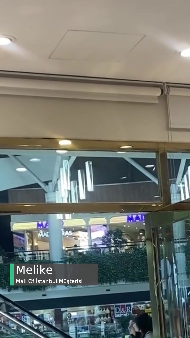 Mall Of İstanbul Yüksek Ses Şarkı videonun kapak resmi