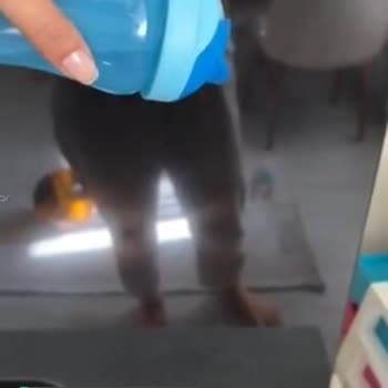 Wee Baby Suluk Su Akıtıyor!