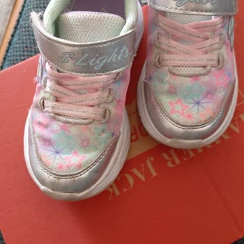 Aldığım Skechers Çocuk Ayakkabısı Kısa Sürede Deforme Oldu, Mağaza Çözüm Sunmuyor