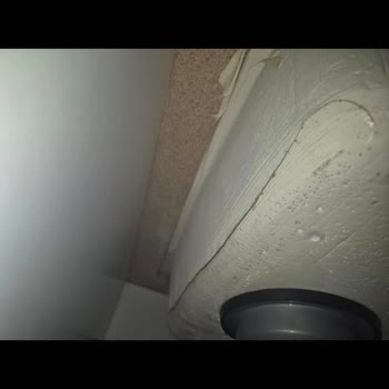 Granit Evyemde Ani Çatlak Ve Üretim Hatası Şüphesi