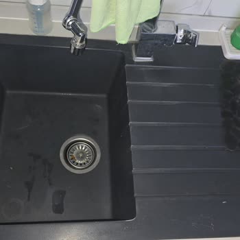 Granit Evyemde Ani Çatlak Ve Üretim Hatası Şüphesi