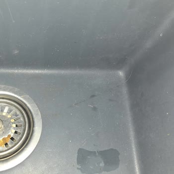 Granit Evyemde Ani Çatlak Ve Üretim Hatası Şüphesi