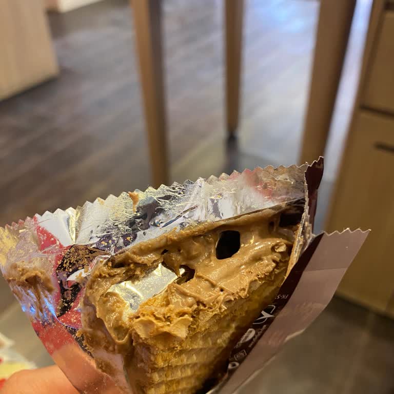 Aldığım Gofretin Çikolatası Erimiş Ve Parçalanmış Çıktı, Hayal Kırıklığı Yaşadım