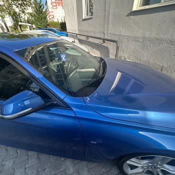BMW F30 Model Araçta Cam Ve Kaput Altı Plastiklerinde Çürüme Sorunu