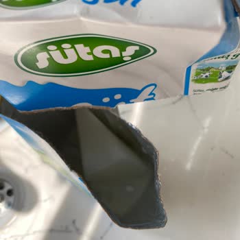 Sütaş Süt İçinde Yabancı Maddeyle Karşılaştım, Mağduriyetimin Giderilmesini İstiyorum