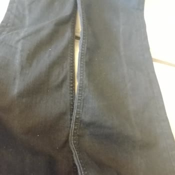 Bir Yıkamada Pantolonumda Oluşan Beyaz Çizgiler Mağduriyetimi Artırdı