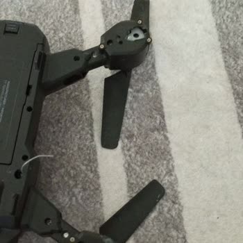 Kurulum Kılavuzu Eksik, Dronun Parçaları Hızla Kırıldı
