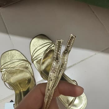 Kusurlu Ayakkabı Ve Yetersiz Müşteri Hizmeti Mağduriyeti