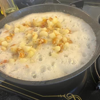 İndirimli Komili Sıvı Yağ Köpürdü Ve Taşarak Sorun Çıkardı