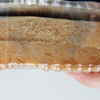 BİM'den Alınan Pasta Tabanı Küflü Çıktı: Son Kullanma Tarihine Rağmen Rafta Satıldı