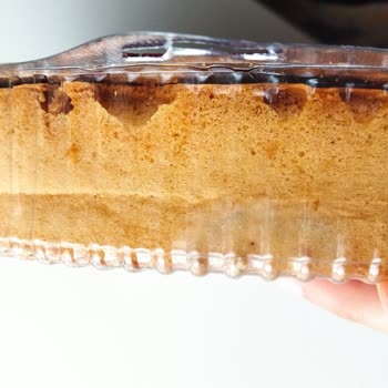 BİM'den Alınan Pasta Tabanı Küflü Çıktı: Son Kullanma Tarihine Rağmen Rafta Satıldı