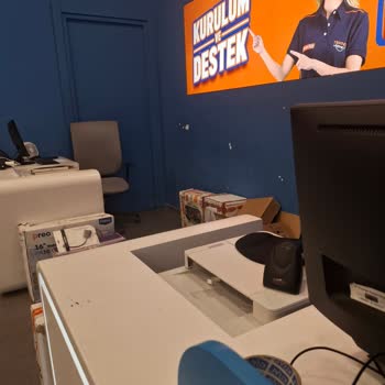 Teknosa'da Bakım Onarım Masasında Uzun Süre Bekletildim