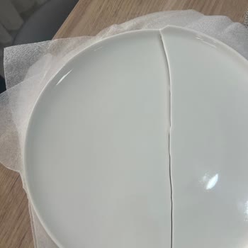 Schafer Kırık Gelen Yemek Takımı Ve İlgisiz Mağaza