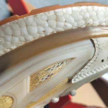 Trendyol Ayakkabıda Aynı Noktada Yırtılma Ve Üretim Hatası İddiası